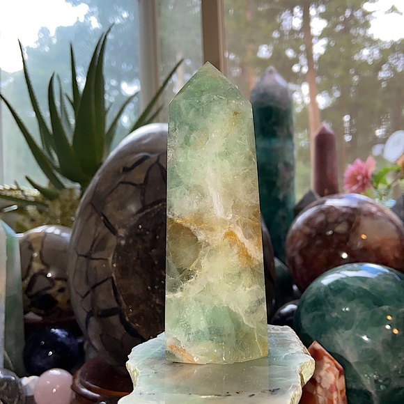 🔥SALE🔥 Green Fluorite Crystal Tower With Sparkles! - Picture 4 of 11